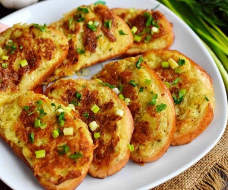 Сирні грінки на сніданок Сирні грінки на сніданок