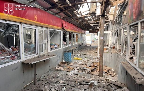 РФ атакувала ринок у Нікополі: п'ятеро загиблих та понад 20 поранених РФ атакувала ринок у Нікополі: п'ятеро загиблих та понад 20 поранених