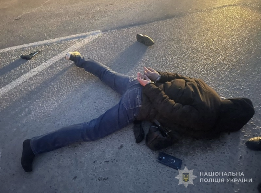 В Одесі двох чоловіків засудили за розбійний напад на місцевого жителя В Одесі двох чоловіків засудили за розбійний напад на місцевого жителя