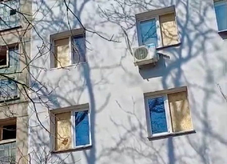 Вісім самоскидів сміття та 130 закритих вікон: в Одесі ліквідовують наслідки ворожої атаки(фото) Вісім самоскидів сміття та 130 закритих вікон: в Одесі ліквідовують наслідки ворожої атаки(фото)