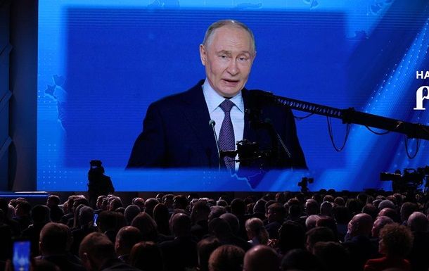 У Росії триває рекордне падіння рейтингу Путіна У Росії триває рекордне падіння рейтингу Путіна