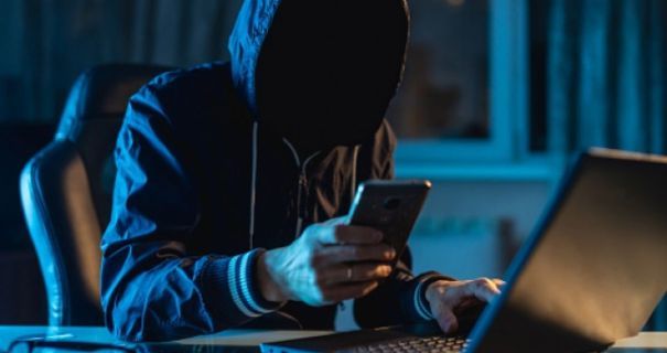 "Отримайте виплату": українців попередили про шахрайські повідомлення "Отримайте виплату": українців попередили про шахрайські повідомлення