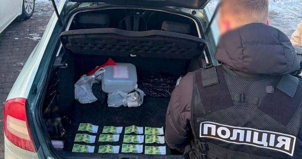 На Тернопільщині судитимуть 54-річного чоловіка, який за 13 500 євро організував незаконне переправлення осіб за кордон На Тернопільщині судитимуть 54-річного чоловіка, який за 13 500 євро організував незаконне переправлення осіб за кордон