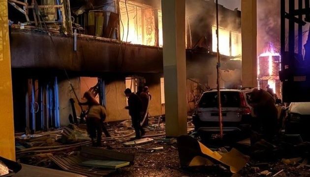 Росіяни обстріляли інфраструктуру одного з портів Великої Одеси Росіяни обстріляли інфраструктуру одного з портів Великої Одеси