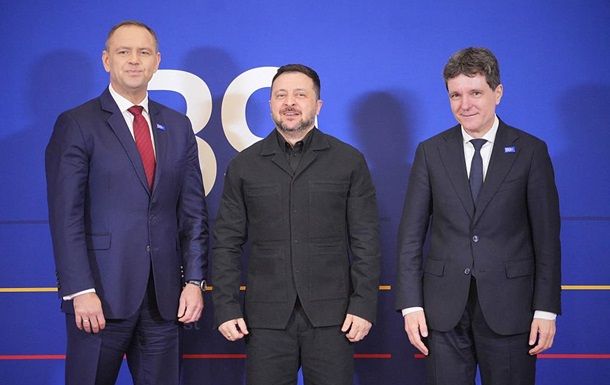 Зеленський разом з першою леді прибув до Румунії Зеленський разом з першою леді прибув до Румунії