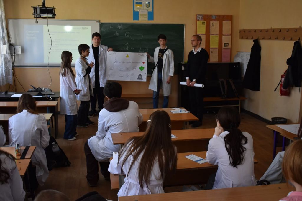 Як діяти у надзвичайних ситуаціях(фото) Як діяти у надзвичайних ситуаціях(фото)