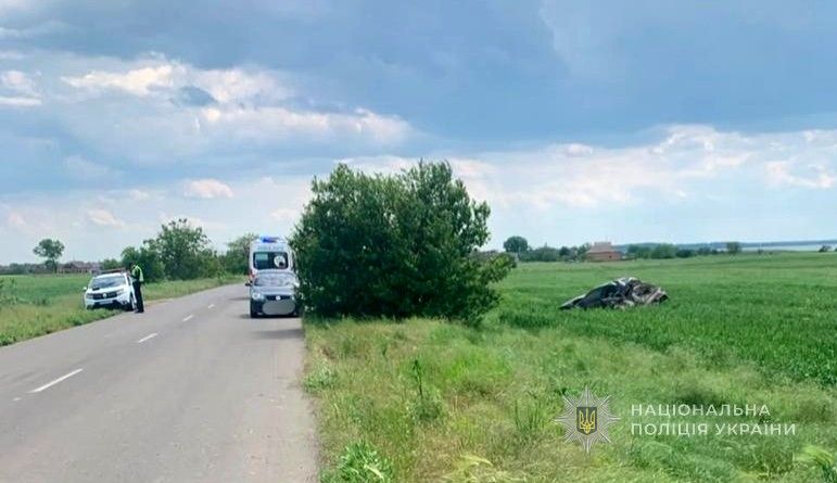 «BMW» перекинулася на дах: в Ізмаїльському районі сталася ДТП із постраждалими(фото) «BMW» перекинулася на дах: в Ізмаїльському районі сталася ДТП із постраждалими(фото)