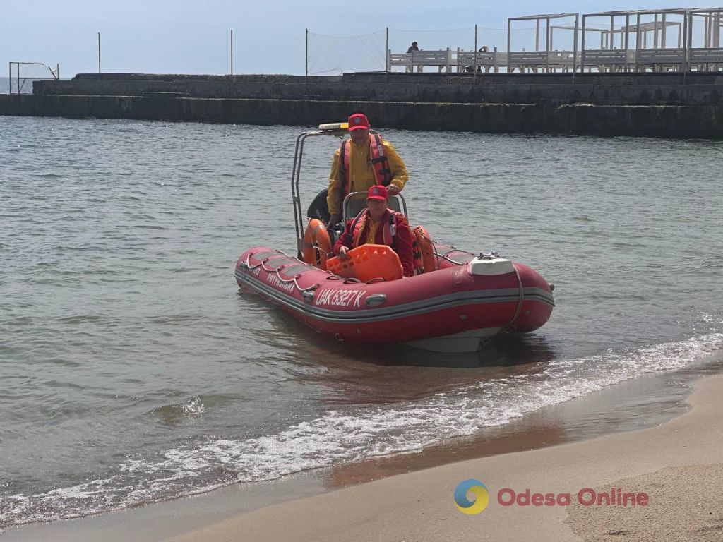 Підготовка пляжів до літа: в Одесі обстежують дно моря та розгортають нові укриття Підготовка пляжів до літа: в Одесі обстежують дно моря та розгортають нові укриття