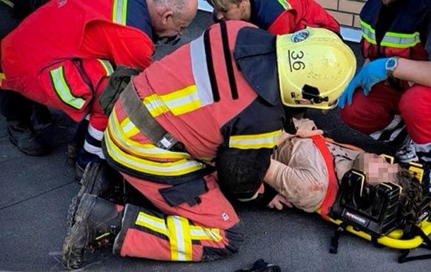 В Ірпені чоловік вижив після падіння з 8 поверху В Ірпені чоловік вижив після падіння з 8 поверху