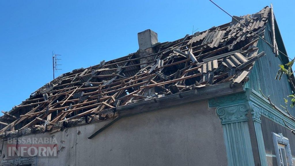 “Першим крізь дим прибіг Саша”: родина з Ізмаїла розповіла про героїчний вчинок сусіда під час атаки “Першим крізь дим прибіг Саша”: родина з Ізмаїла розповіла про героїчний вчинок сусіда під час атаки