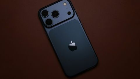 Apple готує прорив: iPhone 18 навчиться працювати без мобільної мережі Apple готує прорив: iPhone 18 навчиться працювати без мобільної мережі