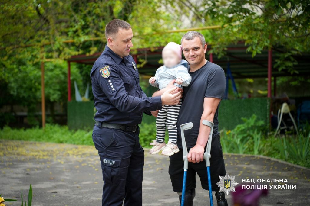 Ветерани поліції підтримали вихованців дитячого будинку в Одесі Ветерани поліції підтримали вихованців дитячого будинку в Одесі