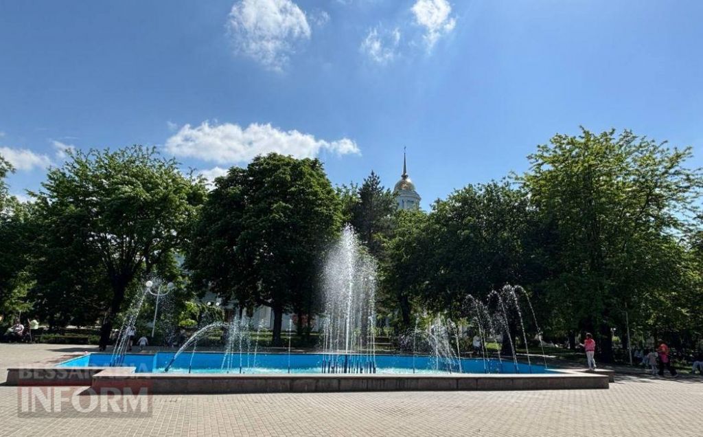 Головний фонтан Ізмаїла знову дарує прохолоду(фото) Головний фонтан Ізмаїла знову дарує прохолоду(фото)