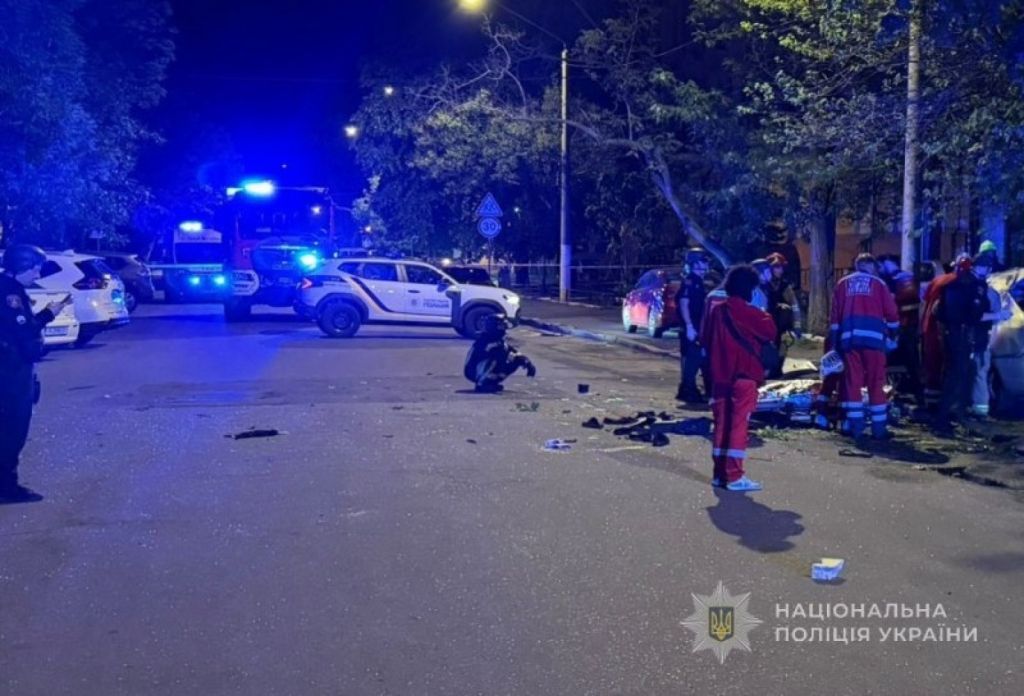 Теракт в Одесі: підривнику відірвало руки Теракт в Одесі: підривнику відірвало руки