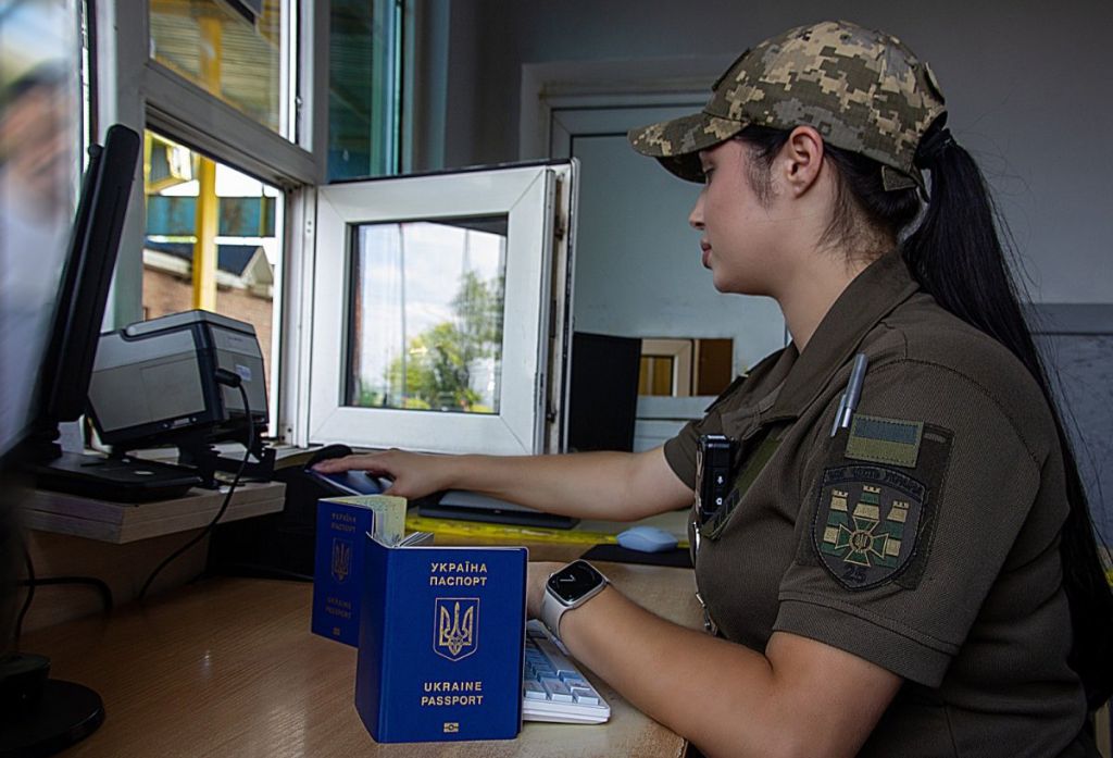 Мільйонний борг перед дитиною та хабар на кордоні: на Одещині затримали горе-батька Мільйонний борг перед дитиною та хабар на кордоні: на Одещині затримали горе-батька
