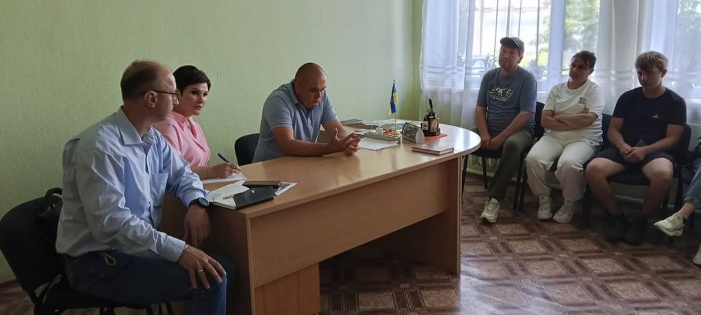 У Старій Некрасівці обговорили питання використання пасовища для випасу худоби(фото) У Старій Некрасівці обговорили питання використання пасовища для випасу худоби(фото)