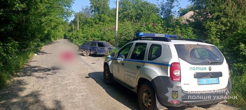 На Одещині легковик в’їхав у бетонний стовп — загинув чоловік На Одещині легковик в’їхав у бетонний стовп — загинув чоловік