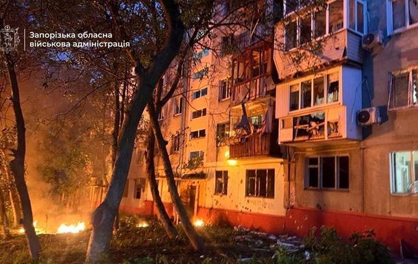 У Запоріжжі через атаку БПЛА горіла п’ятиповерхівка У Запоріжжі через атаку БПЛА горіла п’ятиповерхівка