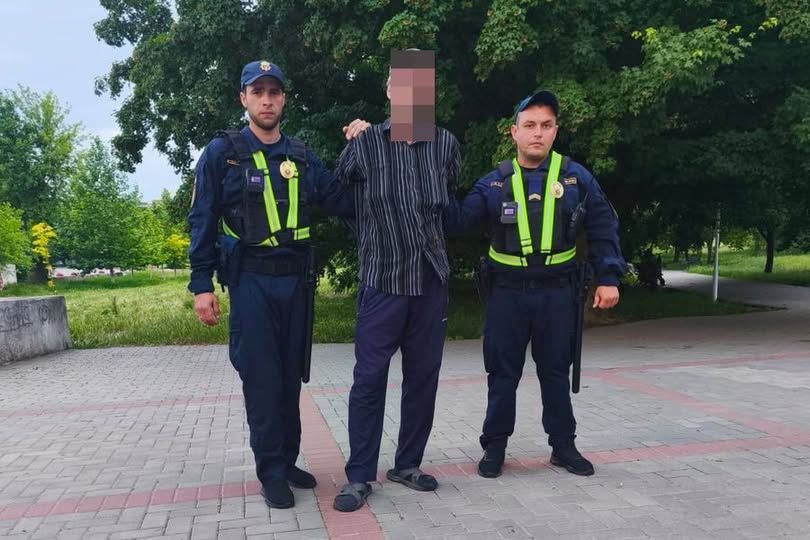 Ізмаїльські гвардійці затримали особу, підозрювану у вчиненні розпусних дій щодо неповнолітніх Ізмаїльські гвардійці затримали особу, підозрювану у вчиненні розпусних дій щодо неповнолітніх