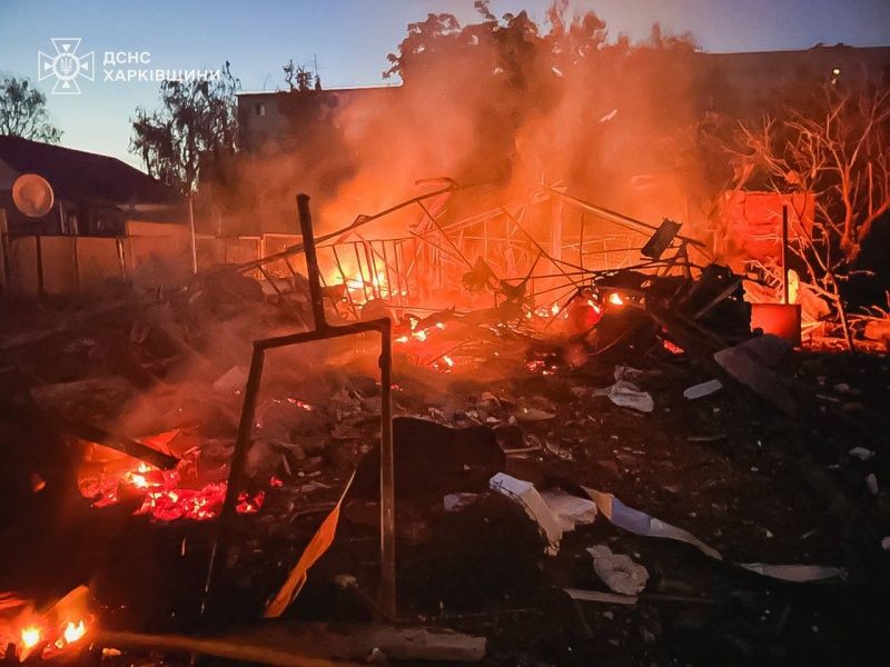 Зруйновані будинки, спалені авто, загиблі та поранені діти: рф накрила Україну хвилею атак (фото) Зруйновані будинки, спалені авто, загиблі та поранені діти: рф накрила Україну хвилею атак (фото)