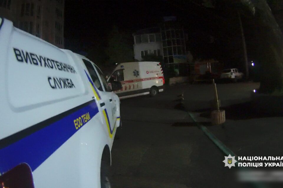 Вибухотехніки поліції знешкодили російський БпЛА, який влучив у багатоповерхівку в Одесі та містив смертельну небезпеку Вибухотехніки поліції знешкодили російський БпЛА, який влучив у багатоповерхівку в Одесі та містив смертельну небезпеку
