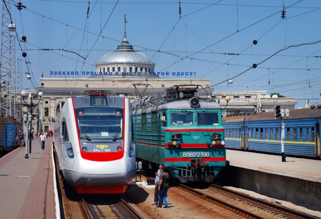 Вперше в історії незалежності: між Одесою та Дніпром курсуватиме швидкісний «Інтерсіті» Вперше в історії незалежності: між Одесою та Дніпром курсуватиме швидкісний «Інтерсіті»