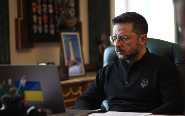 Російська мова вже не підлягає захисту в Україні: Зеленський підписав закон Російська мова вже не підлягає захисту в Україні: Зеленський підписав закон