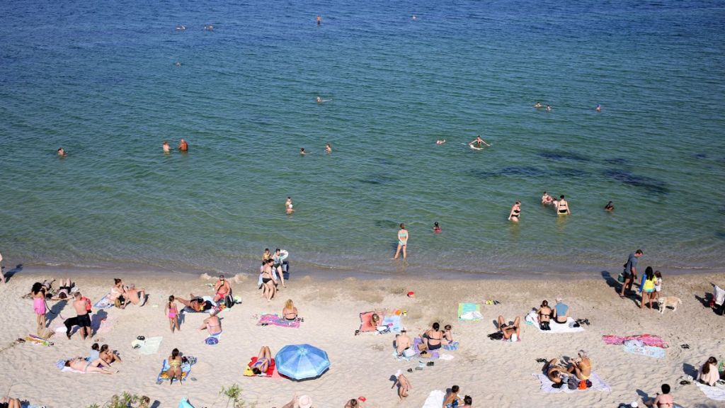 В Одесі офіційно відкрили перші 13 пляжів: де можна безпечно відпочити В Одесі офіційно відкрили перші 13 пляжів: де можна безпечно відпочити