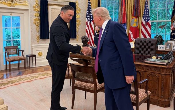 Усик зустрівся з Трампом у Білому домі Усик зустрівся з Трампом у Білому домі