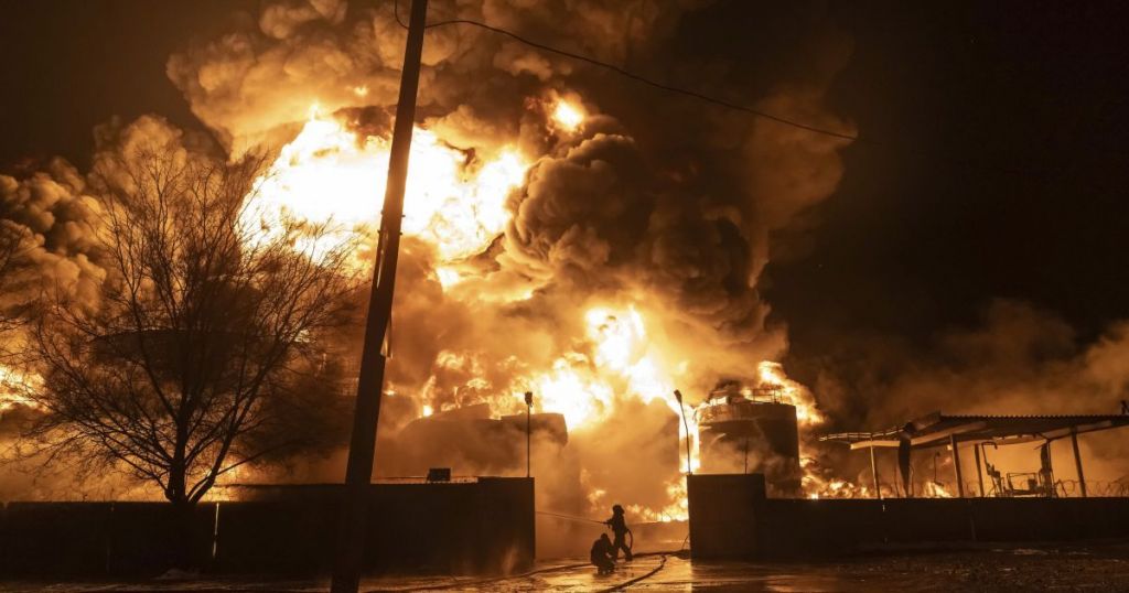 Дрони "рознесли" морський термінал у Краснодарському краї: спалахнула пожежа Дрони "рознесли" морський термінал у Краснодарському краї: спалахнула пожежа