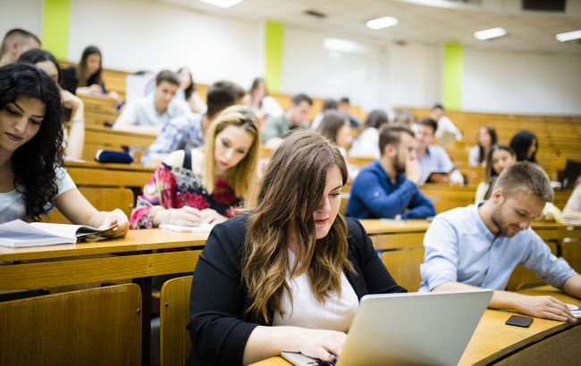 Студентам підвищать стипендії з 1 вересня: хто та скільки буде отримувати Студентам підвищать стипендії з 1 вересня: хто та скільки буде отримувати