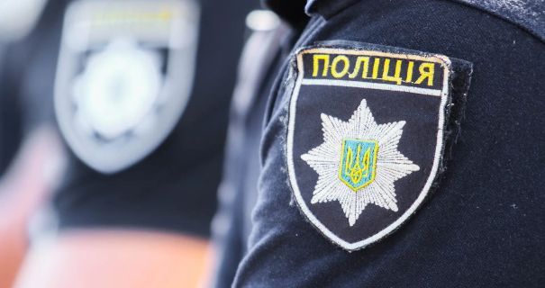 На Одещині чоловік збив дівчину на дорозі та втік з місця події На Одещині чоловік збив дівчину на дорозі та втік з місця події