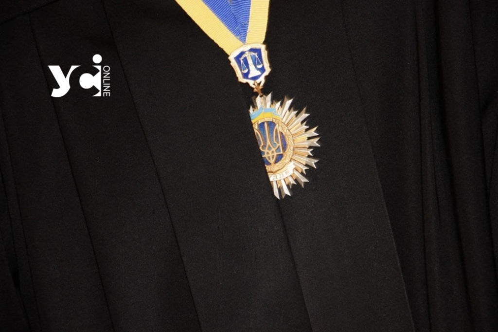 В Одесі засудили організатора фінансової піраміди, через яку люди втратили сотні тисяч гривень В Одесі засудили організатора фінансової піраміди, через яку люди втратили сотні тисяч гривень