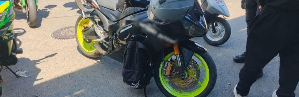 В Одесі зупинили мотоцикл із підозрілим VIN-кодом: поліція викликала слідчих В Одесі зупинили мотоцикл із підозрілим VIN-кодом: поліція викликала слідчих