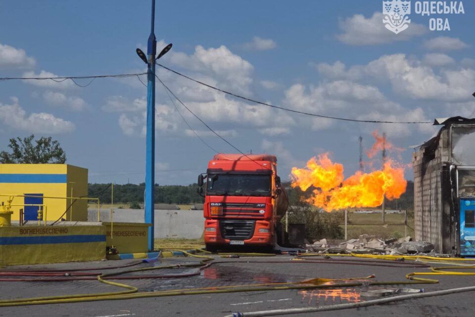 Зранку ворожий дрон атакував автозаправку на півдні Одещини Зранку ворожий дрон атакував автозаправку на півдні Одещини