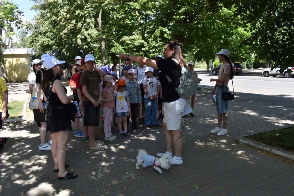Учасники літнього табору відкривали для себе місто з нового, несподіваного ракурсу(фото) Учасники літнього табору відкривали для себе місто з нового, несподіваного ракурсу(фото)