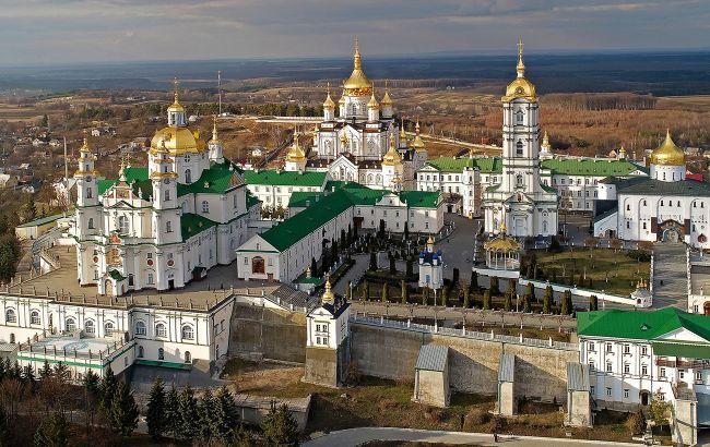 Почаївську лавру перевірять на зв'язки з забороненою в Україні релігійною організацією Почаївську лавру перевірять на зв'язки з забороненою в Україні релігійною організацією