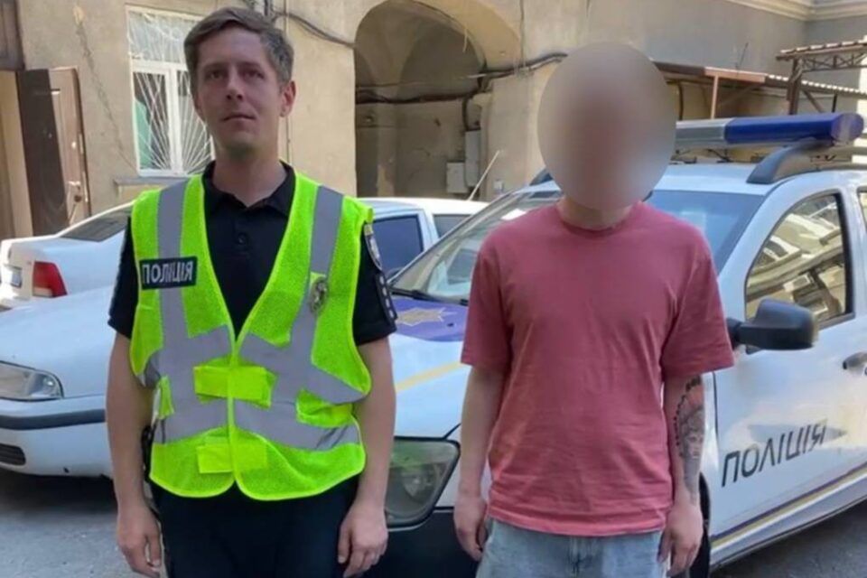 В Одесі затримали іноземця, який перебував у міжнародному розшуку за розбещення неповнолітніх В Одесі затримали іноземця, який перебував у міжнародному розшуку за розбещення неповнолітніх