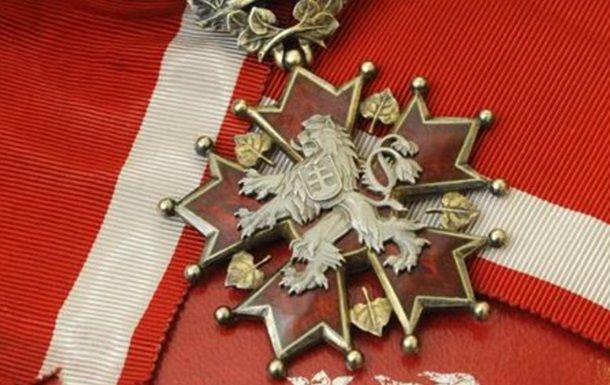 У Чехії хочуть позбавити Зеленського найвищої нагороди: теж орден Білого, але Лева У Чехії хочуть позбавити Зеленського найвищої нагороди: теж орден Білого, але Лева