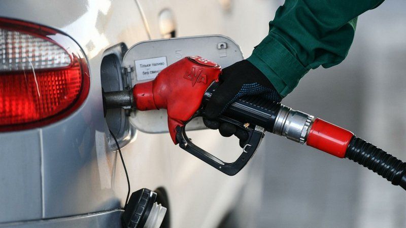 Через дефіцит палива на ТОТ росіяни маскуються під цивільних для крадіжок бензину, — партизани Через дефіцит палива на ТОТ росіяни маскуються під цивільних для крадіжок бензину, — партизани