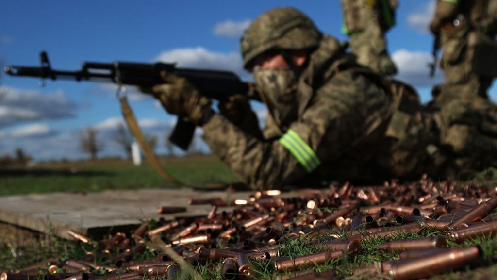У селі Ізмаїльського району військовий після наїзду на нього відкрив вогонь по автівці та поранив водія У селі Ізмаїльського району військовий після наїзду на нього відкрив вогонь по автівці та поранив водія
