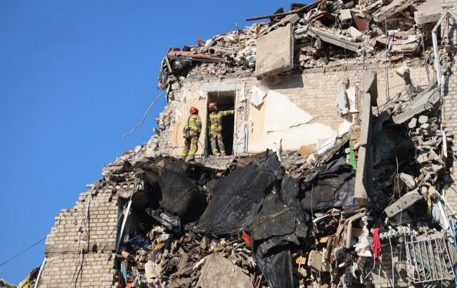 У Києві вже 17 загиблих від нічного обстрілу РФ У Києві вже 17 загиблих від нічного обстрілу РФ