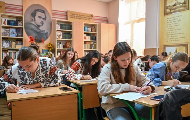 МОН встановило терміни навчання для шкіл у 2026-2027 роках: ключові дати та що з канікулами МОН встановило терміни навчання для шкіл у 2026-2027 роках: ключові дати та що з канікулами