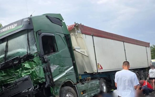 На Миколаївщині сталася ДТП з автобусом та вантажівкою, багато загиблих і поранених На Миколаївщині сталася ДТП з автобусом та вантажівкою, багато загиблих і поранених