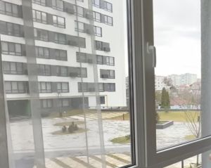 Засклити після обстрілів тепер дорого: в Україні на 40% подорожчали пластикові вікна Засклити після обстрілів тепер дорого: в Україні на 40% подорожчали пластикові вікна