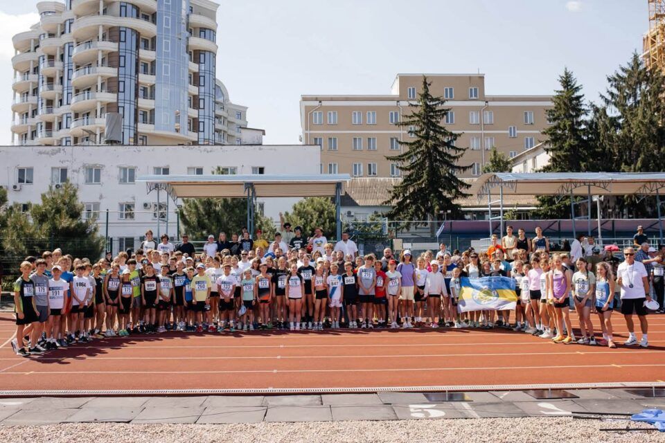 В Одесі стартували Всеукраїнські змагання з легкої атлетики, які об’єднали близько трьох сотень юних спортсменів В Одесі стартували Всеукраїнські змагання з легкої атлетики, які об’єднали близько трьох сотень юних спортсменів