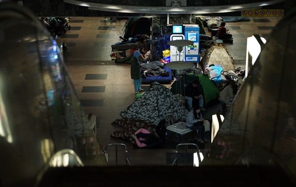 Атака РФ: метро прихистило понад 40 тисяч киян Атака РФ: метро прихистило понад 40 тисяч киян