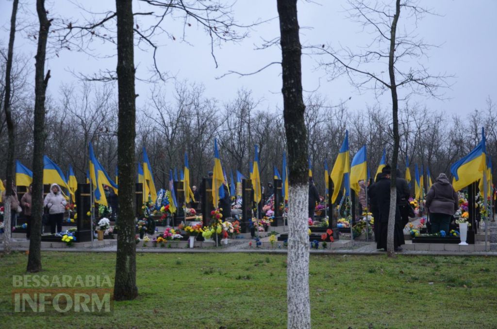 Ізмаїльська міськрада вимагає від Одеської ОВА повернути 114 гектарів землі для розширення міського кладовища Ізмаїльська міськрада вимагає від Одеської ОВА повернути 114 гектарів землі для розширення міського кладовища