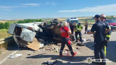 Поліцейські встановлюють обставини смертельної ДТП в Березівському районі (ДОПОВНЕНО) Поліцейські встановлюють обставини смертельної ДТП в Березівському районі (ДОПОВНЕНО)