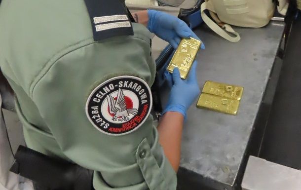 Українка нелегально везла в Польщу три кілограми золота Українка нелегально везла в Польщу три кілограми золота